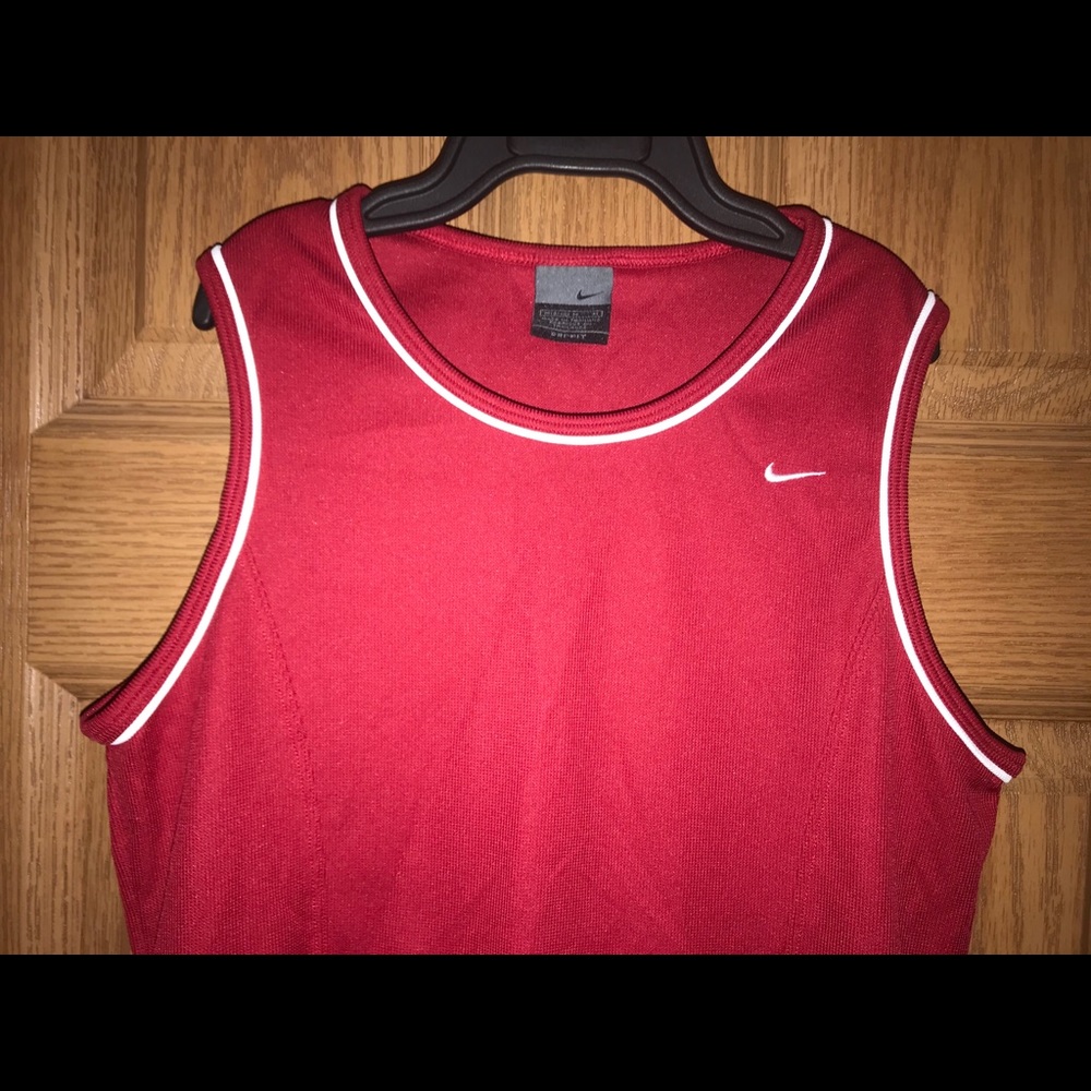 Nike Dri-Fit Tank Size Medium - Picture 3 of 6